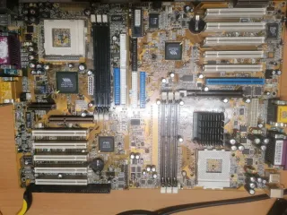 2x Motherboard Socket 462/370 (Bad Caps)