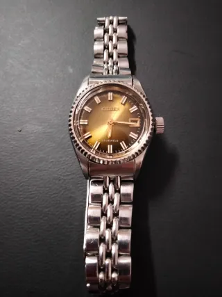 Reloj Citizen Mujer Dorado y Plateado