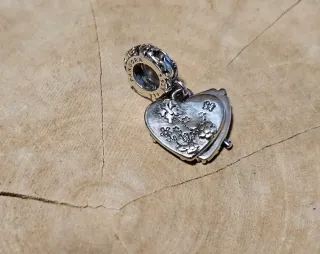 Charm Winnie y Piglet Corazón