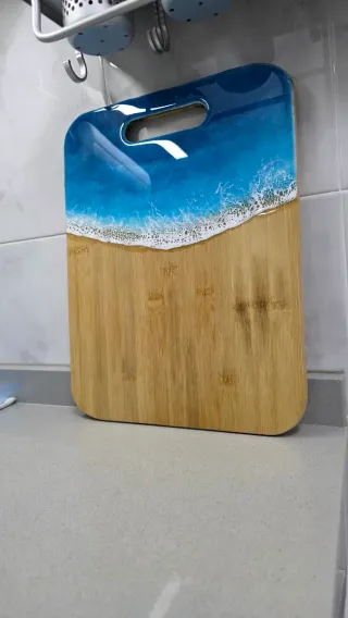 Tabla de cocina resina epoxi mar