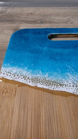 Tabla de cocina resina epoxi mar