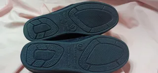 Zapatillas de señora azul con velcro