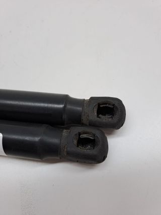 AMORTIGUADORES MALETERO / PORTON KIA SPORTAGE (2)