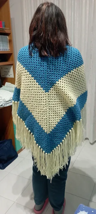 Sciarpa donna fatta a mano con frange