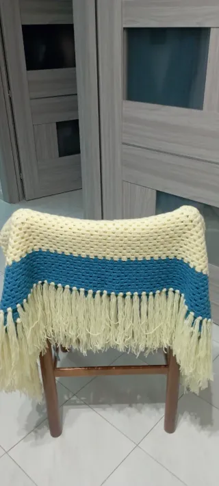 Sciarpa donna fatta a mano con frange