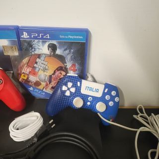 PS4 Slim + 2 Controller + 3 Giochi