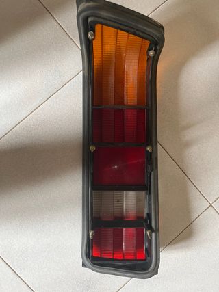 Piloto trasero derecho Mercedes 190