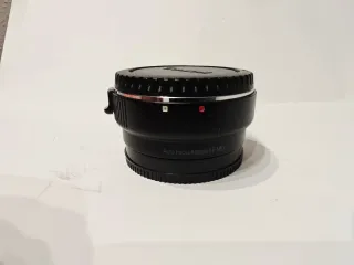 Adattatore Canon EF a Sony E con autofocus