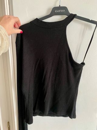 Top negro Bershka con brillos