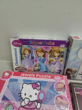 Lote 4 Puzzles Disney, Frozen, Hello Kitty