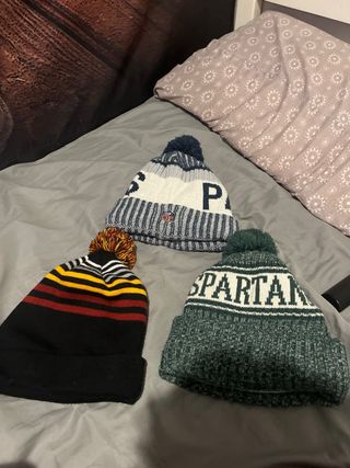 3 Gorras de equipo deportivo