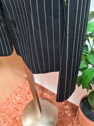 Traje de chaqueta y pantalón rayas talla 42