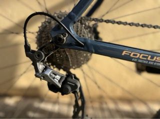 Bicicleta Gravel Focus 6.8