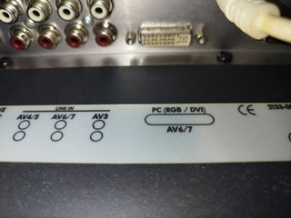 2 Televisores Loewe y Sharp Negros