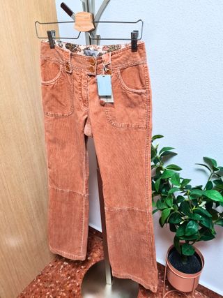 Pantalón de pana mujer nuevo, Decenio 36