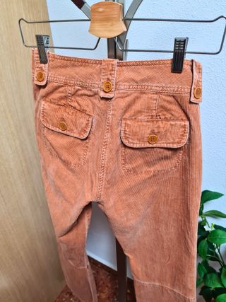 Pantalón de pana mujer nuevo, Decenio 36