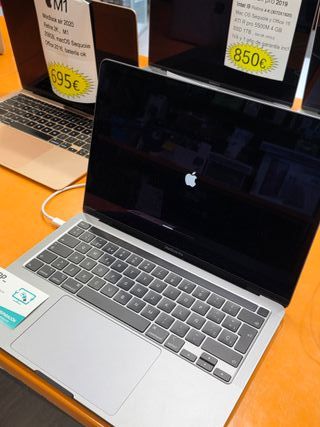 MacBook Pro 13 i5 16GB RAM 1TB SSD 2020