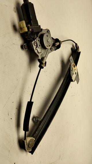 ELEVALUNAS DELANTERO DERECHO HYUNDAI GETZ (TB) (3)