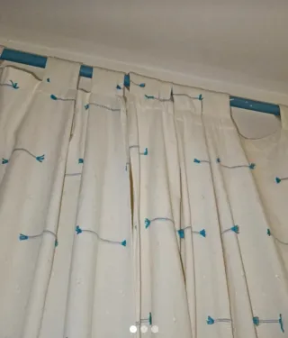 Tende con anelli turchese e beige