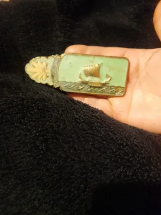 Clip latón antiguo barco griego