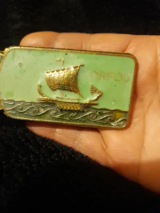 Clip latón antiguo barco griego