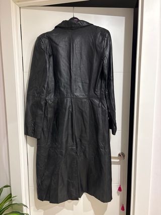 Abrigo de piel largo negro