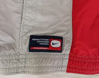 Chaqueta Nike Roja y Gris