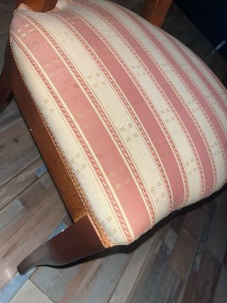 Conjunto mesa madera y 6 sillas. Como nuevo.