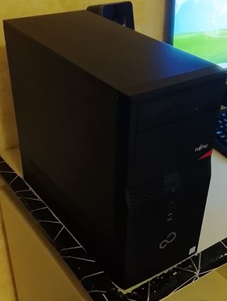 Fujitsu Esprimo i5 7500 8GB DDR4 250GB SSD