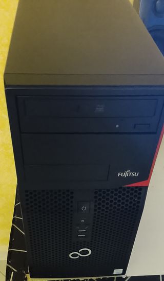 Fujitsu Esprimo i5 7500 8GB DDR4 250GB SSD