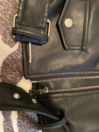 Chaqueta  Negra de cuero