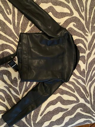 Chaqueta  Negra de cuero