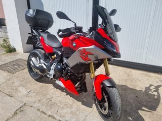 BMW F900 XR Roja (Sin baúl)