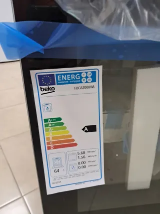 Cocina Beko 4 fuegos + horno 60 cm