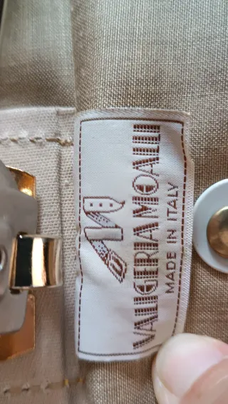 Portatrajes de viaje negro y marrón