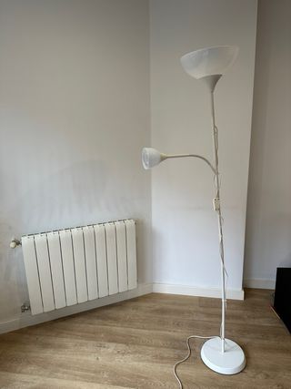 Lámpara de pie Ikea doble foco blanca