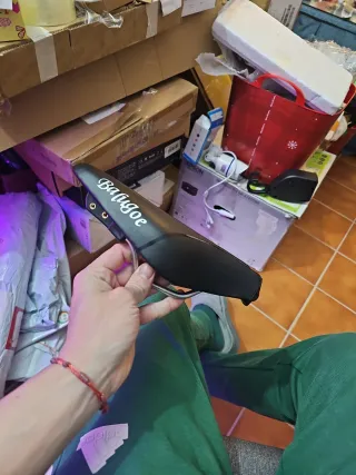 Sillín de bicicleta negro