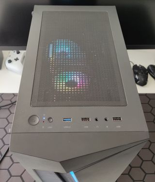 PC COMPLETAMENTE NUEVO - RYZEN 3 - VEGA 6