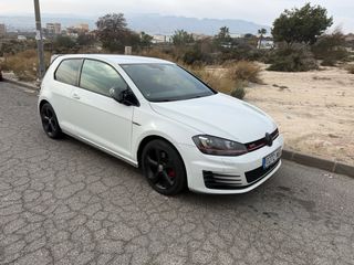 Volkswagen Golf 7 GTI 2014