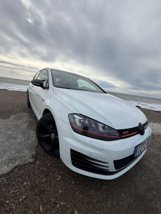 Volkswagen Golf 7 GTI 2014