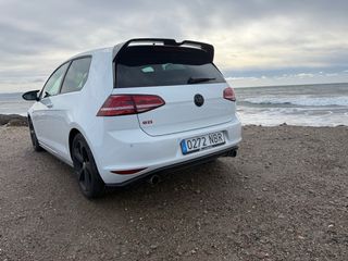 Volkswagen Golf 7 GTI 2014
