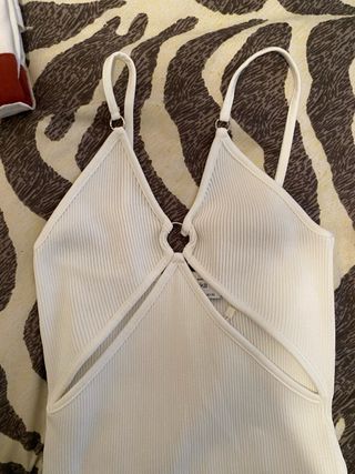 Vestido blanco con tirantes