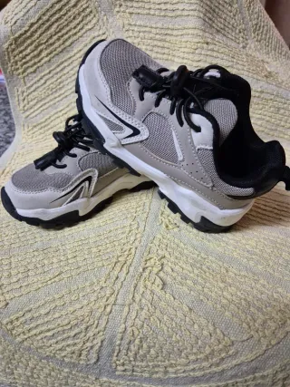 Zapatillas niño talla 25 Muy bien