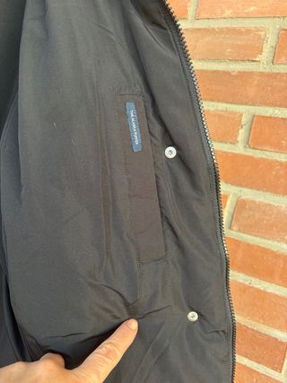 Chaqueta Tommy Jeans Negra Plumas