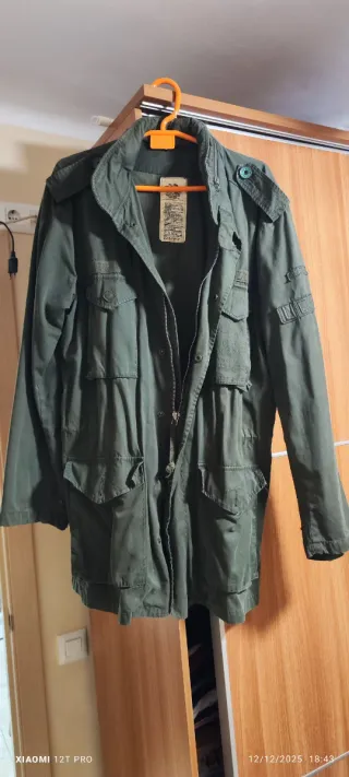 Chaqueta verde militar.