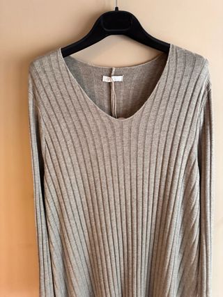 Vestito in maglia a coste color cammello