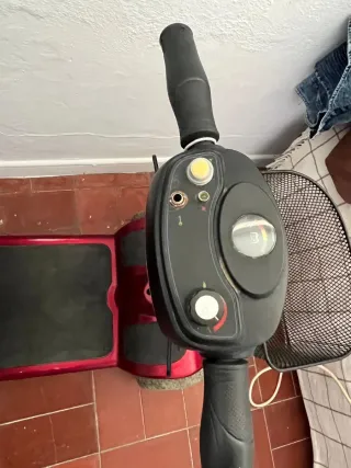 Scooter movilidad reducida 4 ruedas