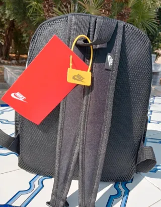 Mochila Nike Negra y Blanca