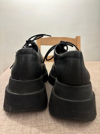 Mocasines negros plataforma mujer