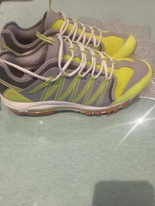 Nike Air Max Gris y Amarillo